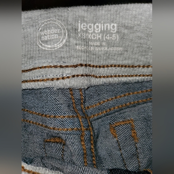 4 Pair of Toddler Girl Jeans - Picture 7 of 9